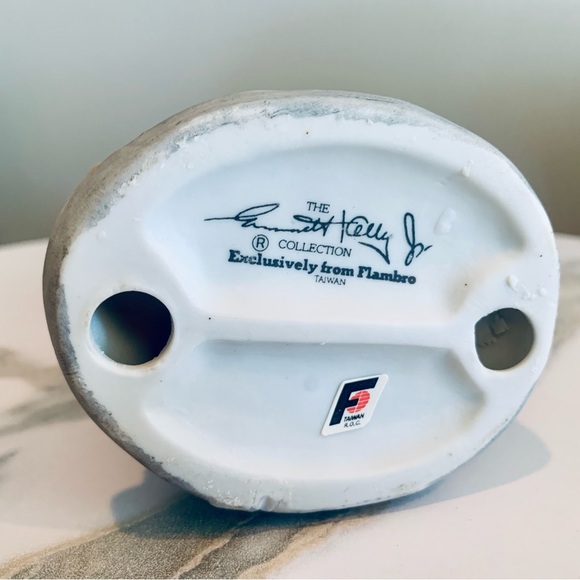 Emmet Kelly Jr. Vintage Collectable Figurine Clown sweeping with broom - Picture 3 of 3